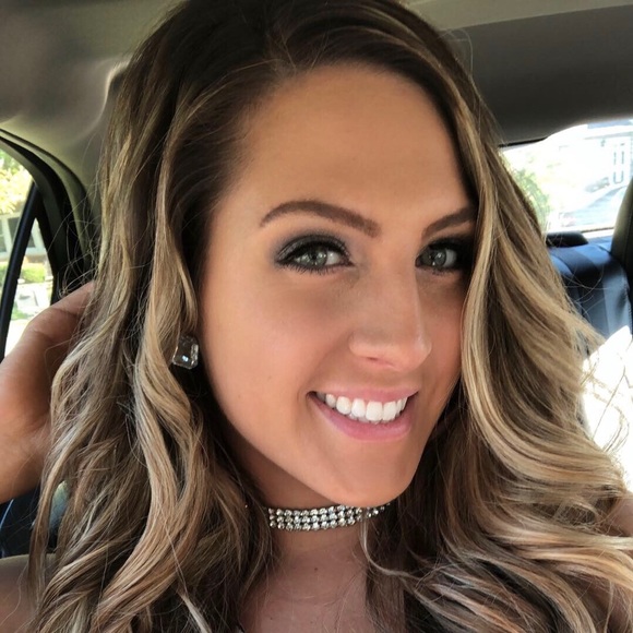 Meet Your POSH AMBASSADOR, Angela - Picture 1 of 5